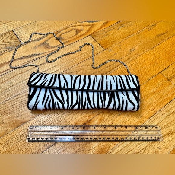 Zebra Purse - Picture 1 of 3